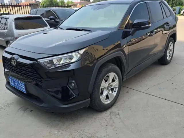 Toyota RAV4 — Фото автомобиля 2