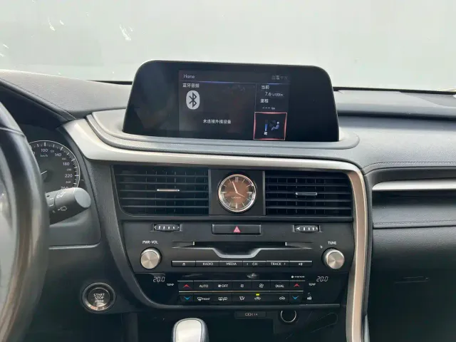 Lexus RX — Фото автомобиля 8
