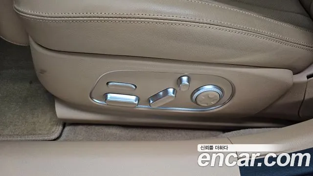 Genesis G90 Бензин 3.5 турбо AWD — Фото автомобиля 30