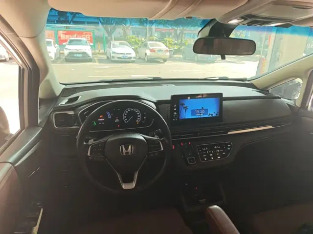 Honda Odyssey — Фото автомобиля 9