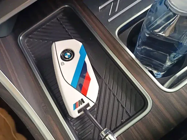 BMW 7 Series — Фото автомобиля 12