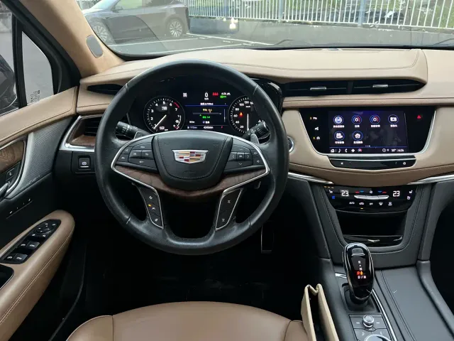 Cadillac XT5 — Фото автомобиля 11