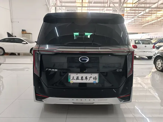 GAC Trumpchi E9 — Фото автомобиля 8