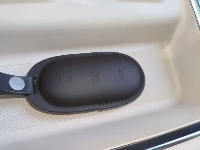 Li Auto MEGA — Фото автомобиля 8