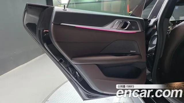 BMW i4 — Фото автомобиля 25