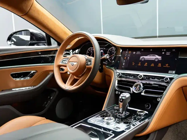 Bentley Flying Spur — Фото автомобиля 19