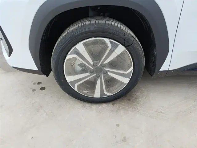 Geely Boyue L — Фото автомобиля 22