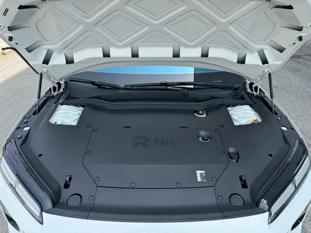 Nio ET5 Touring — Фото автомобиля 4