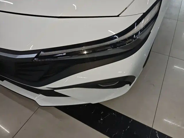 Hyundai Elantra — Фото автомобиля 23