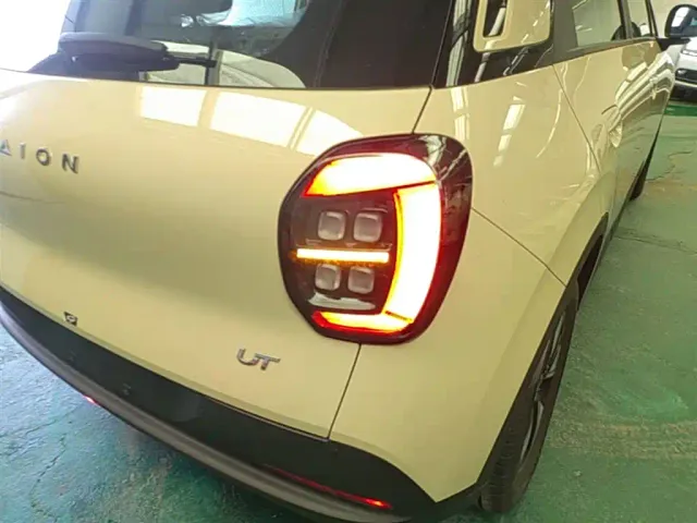 GAC Aion UT — Фото автомобиля 7