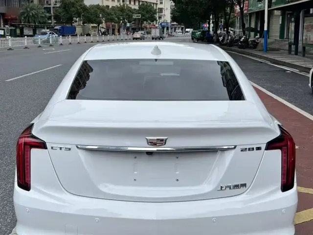 Cadillac CT5 — Фото автомобиля 9