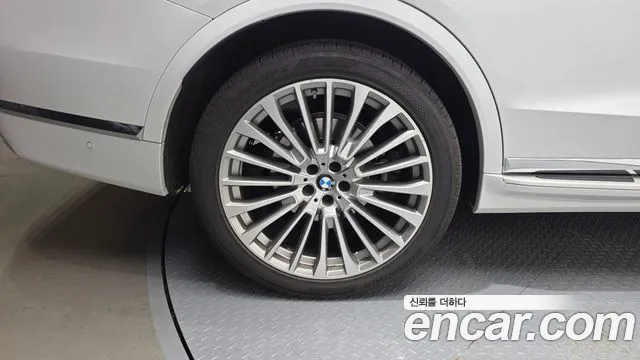 BMW X7 — Фото автомобиля 3