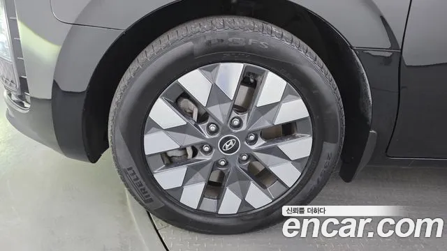 Hyundai Staria Staria 4WD Lounge 9 мест — Фото автомобиля 5
