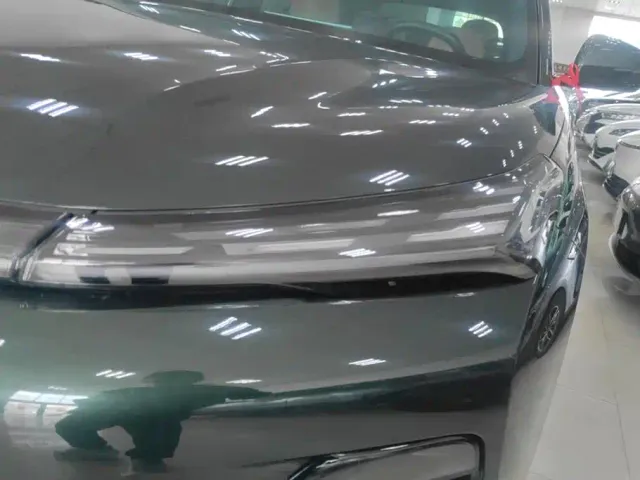Geely Galaxy Starship 7 EM-i — Фото автомобиля 5