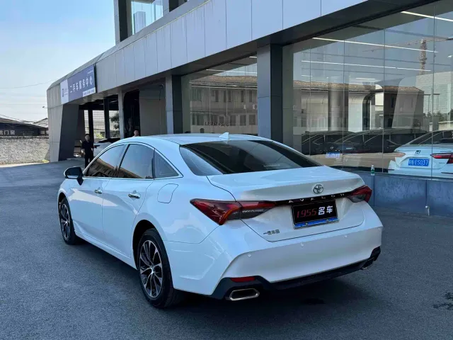 Toyota Avalon — Фото автомобиля 7