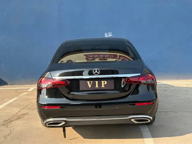 Mercedes-Benz E-Class — Фото автомобиля 8