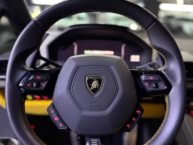 Lamborghini Huracan — Фото автомобиля 6