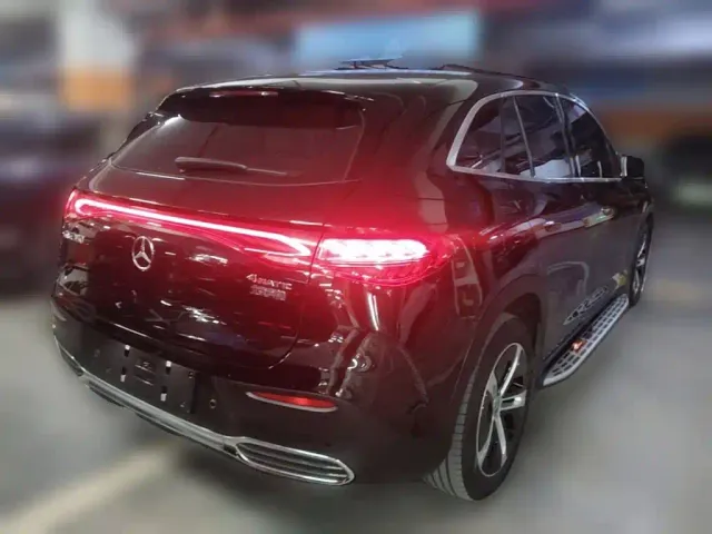 Mercedes-Benz EQE SUV — Фото автомобиля 9