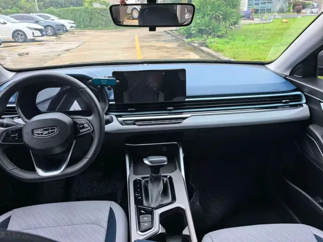 Geely Emgrand — Фото автомобиля 6