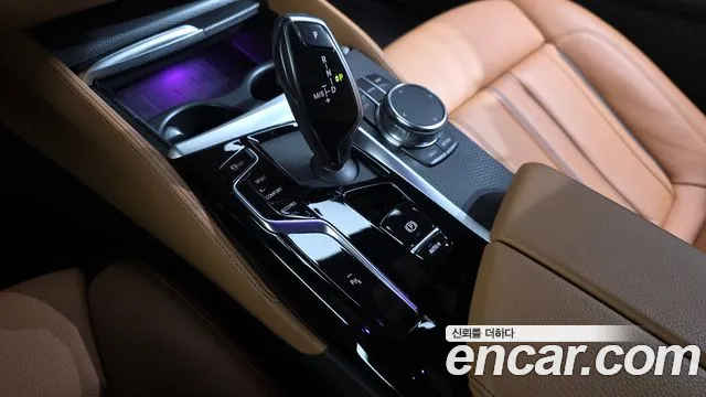 BMW 5 Series G30 — Фото автомобиля 12