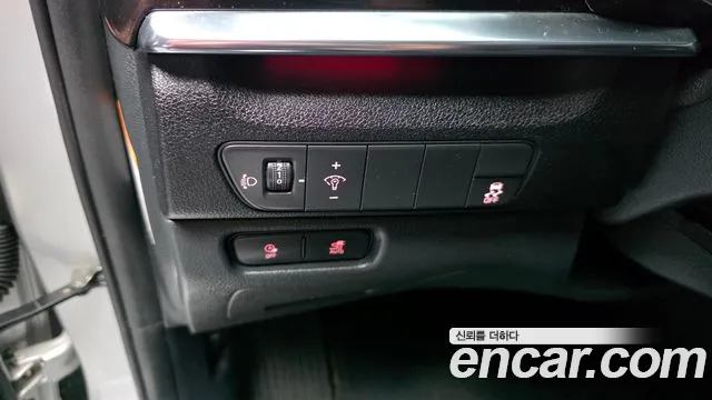 Kia Niro Niro Plus Air — Фото автомобиля 28