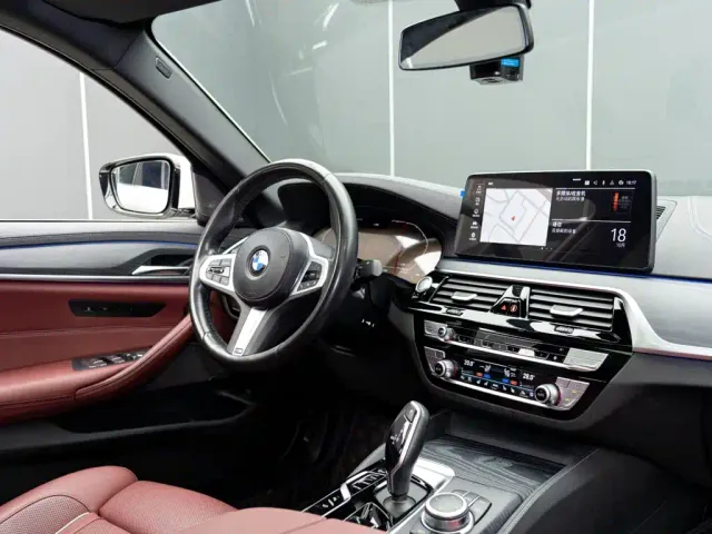 BMW 5 Series — Фото автомобиля 19