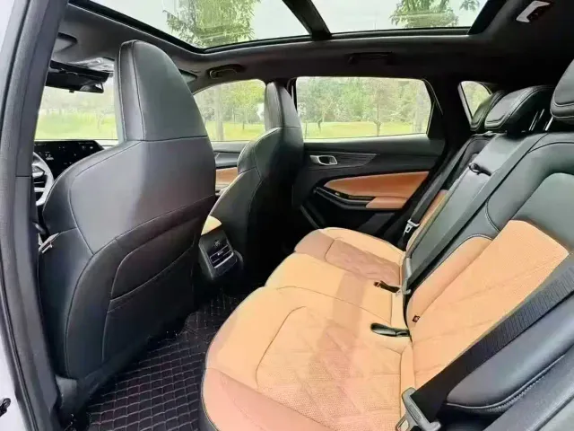 Changan Qiyuan Q05 — Фото автомобиля 6