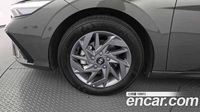 Hyundai Avante CN7 — Фото автомобиля 5