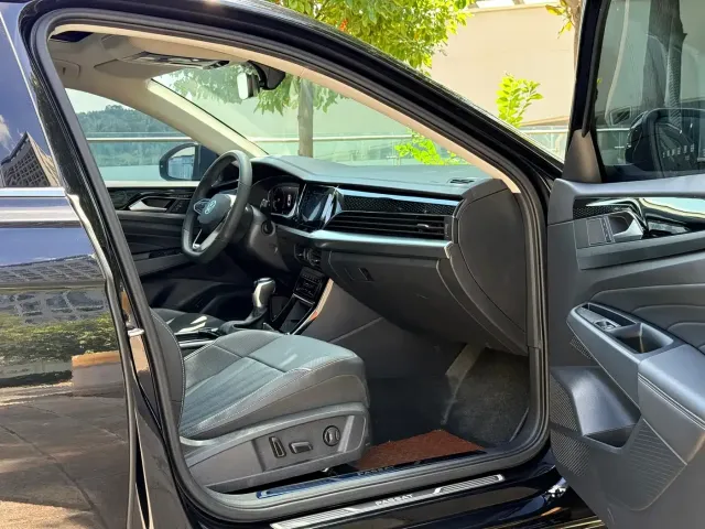 Volkswagen Passat — Фото автомобиля 10