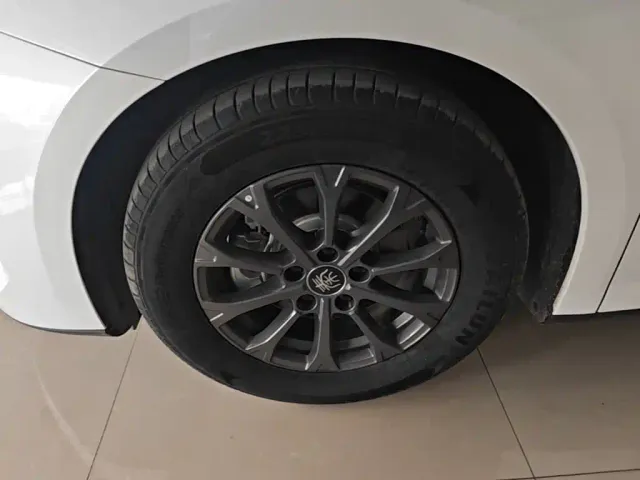 BYD Qin L — Фото автомобиля 22