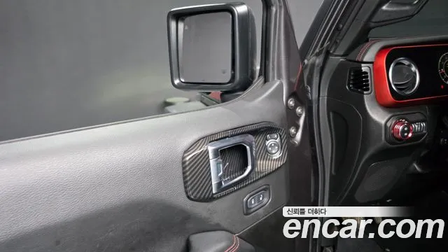 Jeep Wrangler JL — Фото автомобиля 27