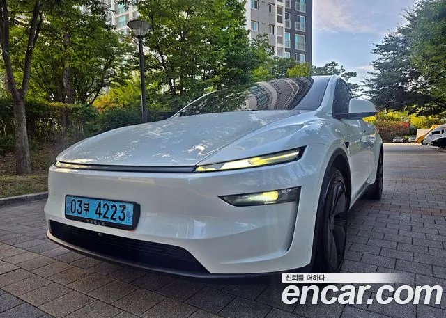 Tesla Model Y — Фото автомобиля 2
