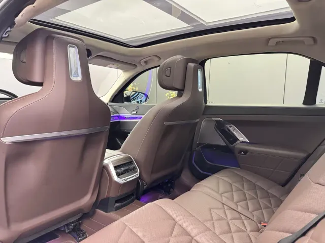 BMW 7 Series — Фото автомобиля 10