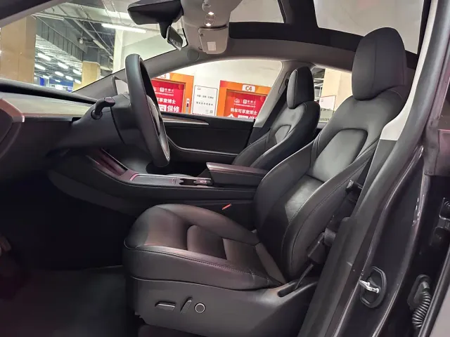 Tesla Model Y — Фото автомобиля 8