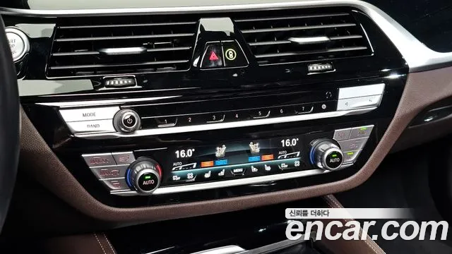 BMW 5 Series G30 — Фото автомобиля 27