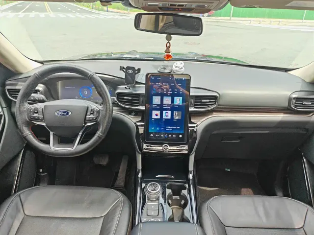 Ford Explorer — Фото автомобиля 6