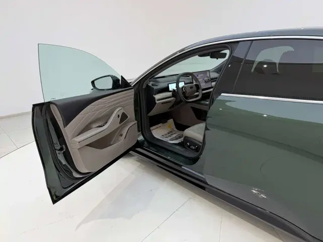 Geely Galaxy Xingyao 8 — Фото автомобиля 21