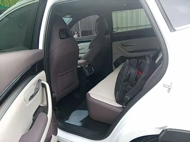 BYD Song PLUS — Фото автомобиля 16