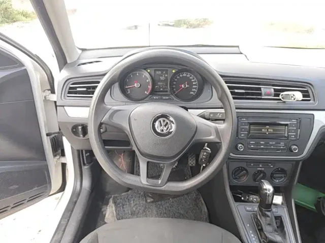 Volkswagen Lavida — Фото автомобиля 10
