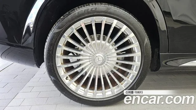 Mercedes-Benz GLS-Class — Фото автомобиля 5
