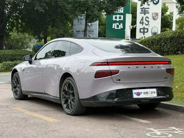 Xpeng P7 — Фото автомобиля 4