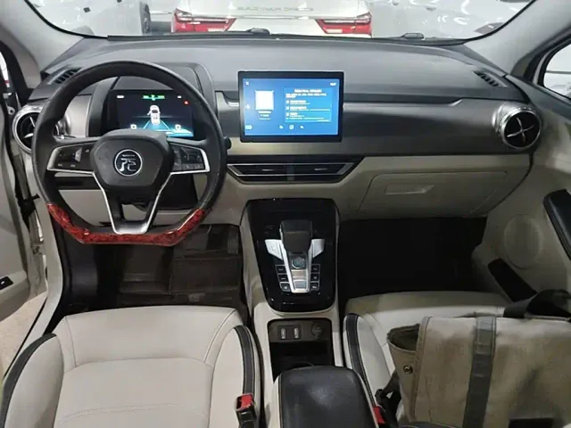 BYD Yuan Pro — Фото автомобиля 9