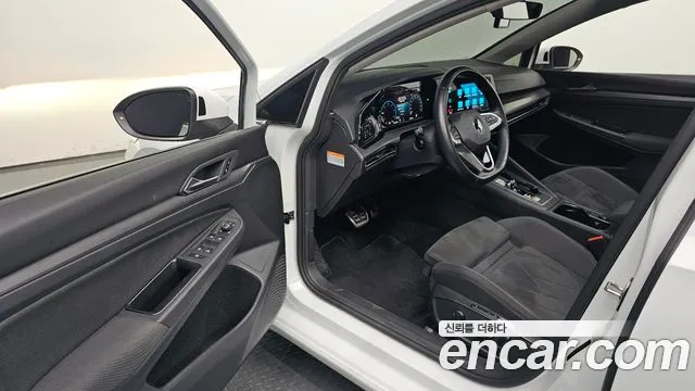 Volkswagen Golf Golf 8 поколение 2.0 TDI Prestige — Фото автомобиля 7