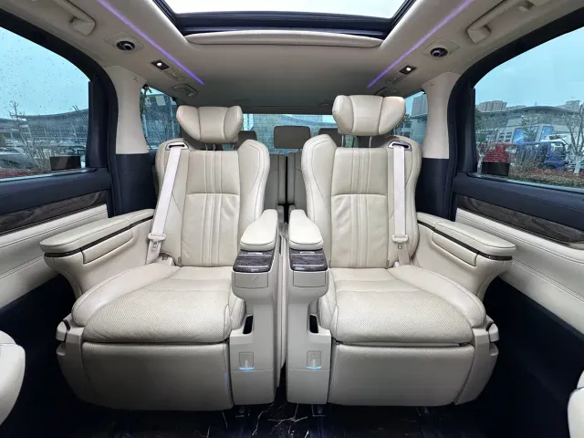 Toyota Vellfire — Фото автомобиля 15
