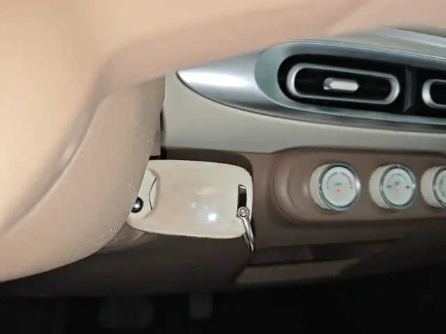 Wuling Hongguang Mini EV — Фото автомобиля 8