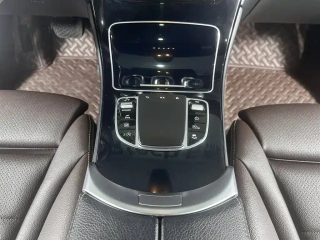 Mercedes-Benz GLC-Class — Фото автомобиля 11