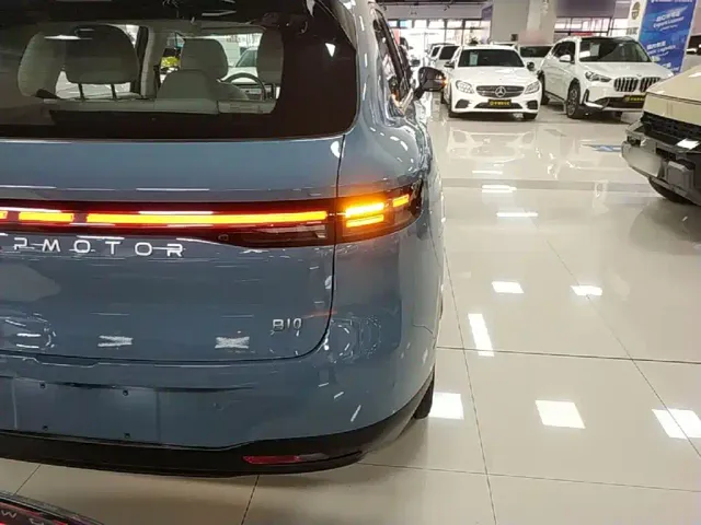 Leapmotor B10 — Фото автомобиля 7