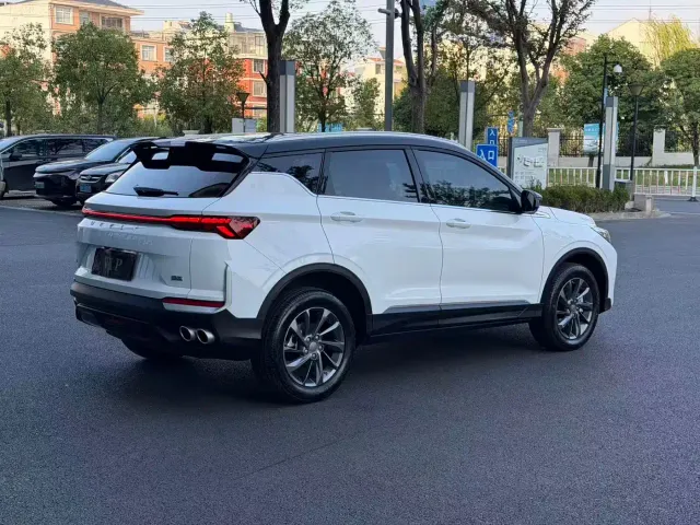 Geely Binyue — Фото автомобиля 4