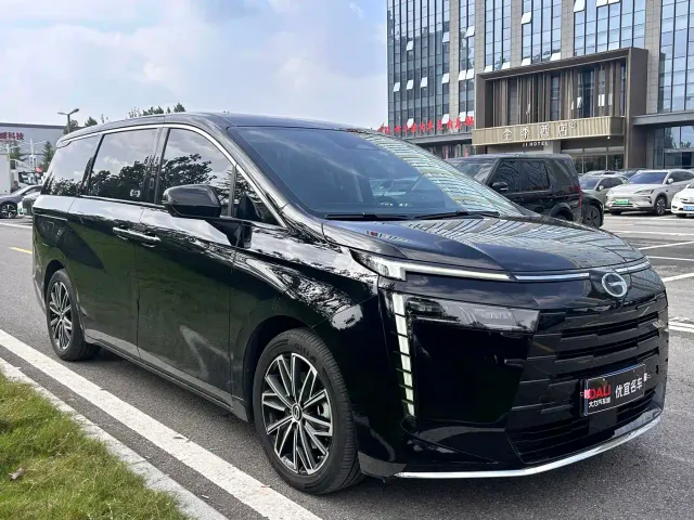 GAC Trumpchi E8 — Фото автомобиля 3