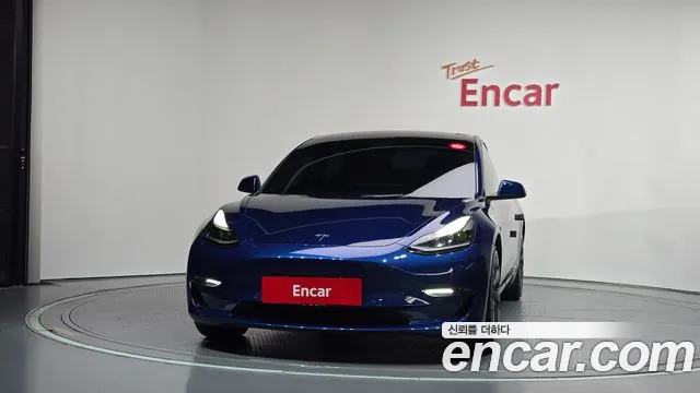 Tesla Model 3 — Фото автомобиля 3